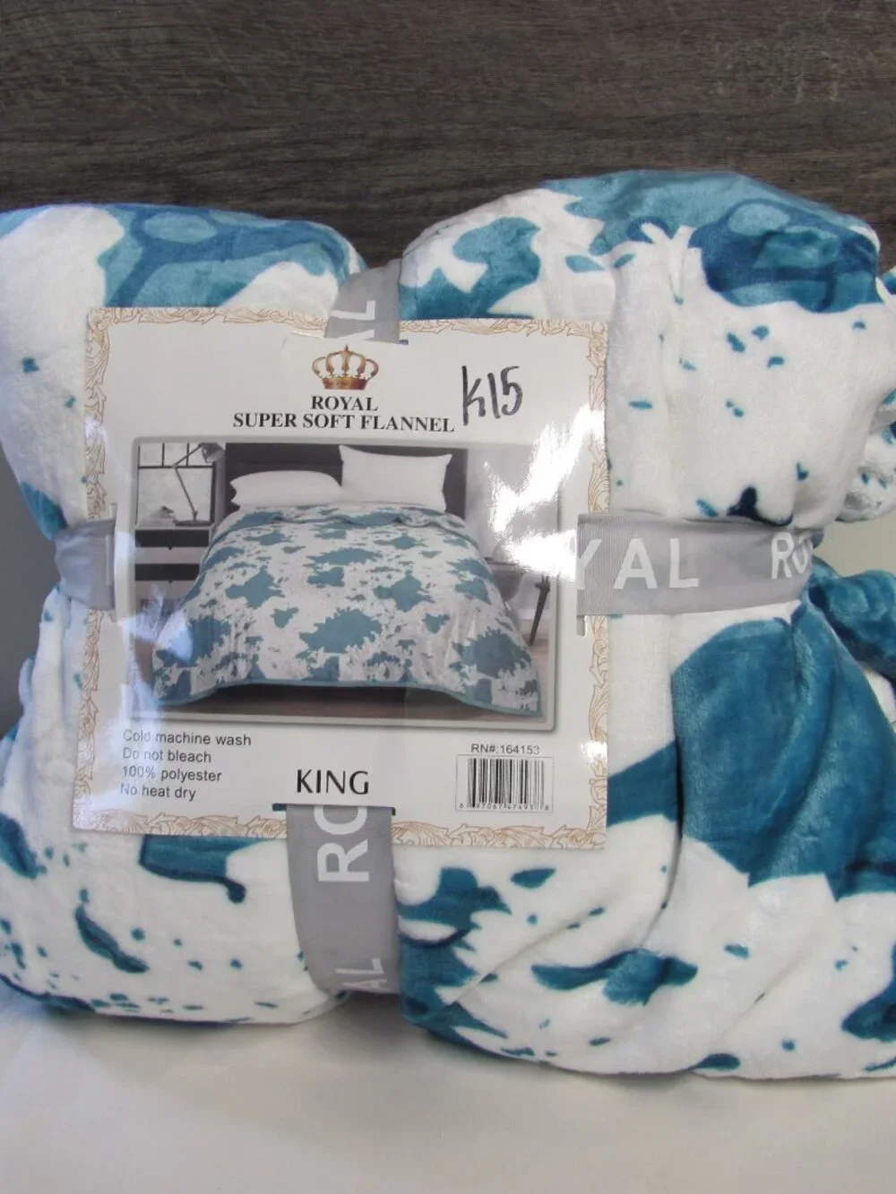 ROYAL SUPER SOFT FLANNEL KING SIZE THROW NWT